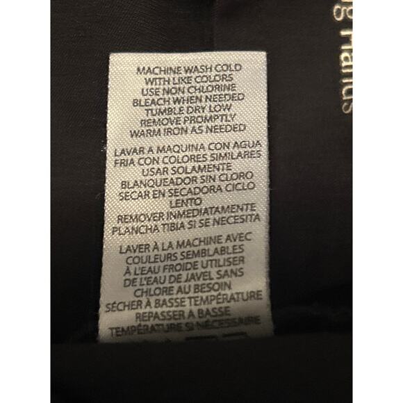 VGUC Helping Hands Black Scrub Top Pockets 3% Spandex Size Medium - Picture 7 of 8